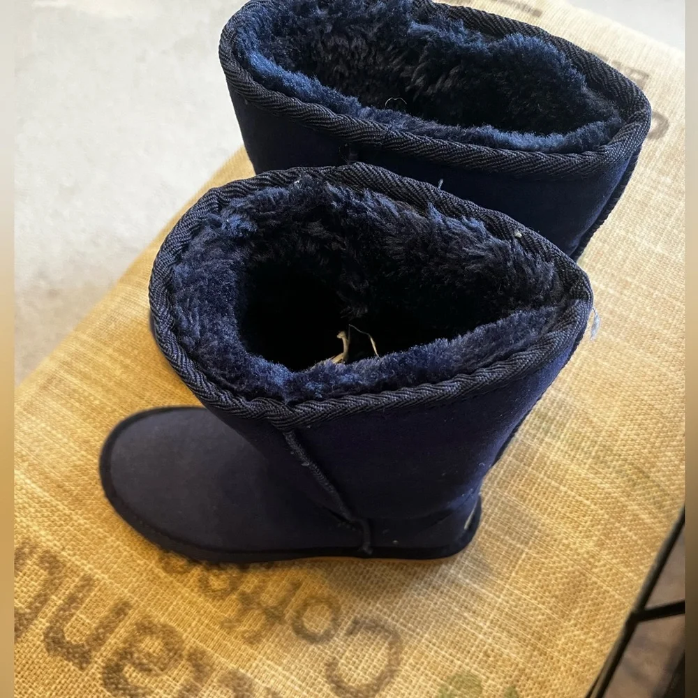 Blue UGGS - Picture 3 of 5